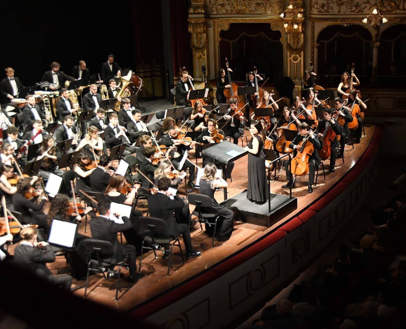 L’affresco musicale dell’Ayso Orchestra a Bari