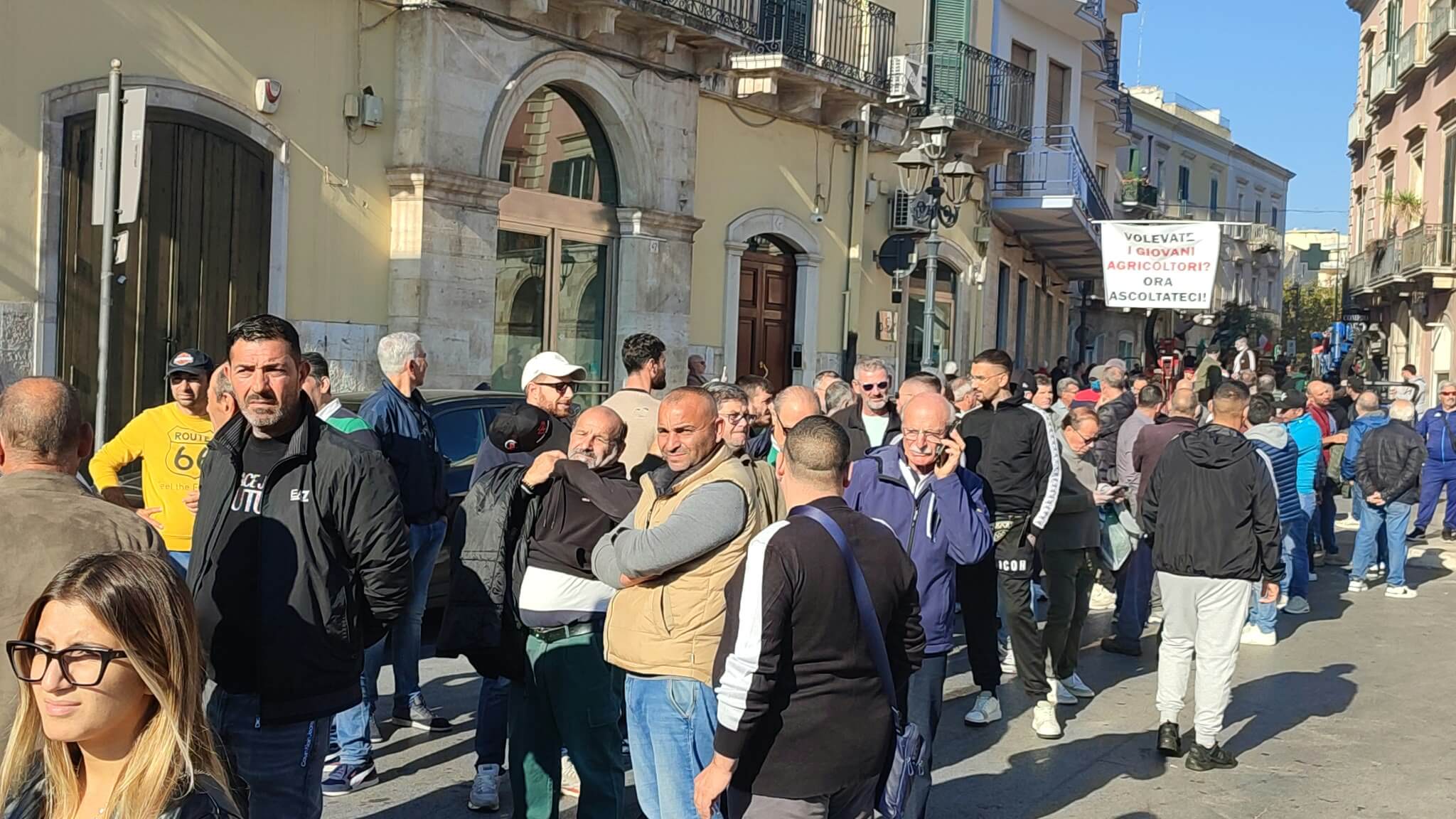 Bitonto scende in piazza al fianco degli agricoltori
